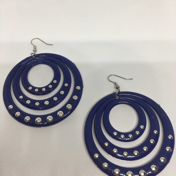 🦋 RETRO LADIES BLUE STUDDED EARRINGS - Picture 4 of 4